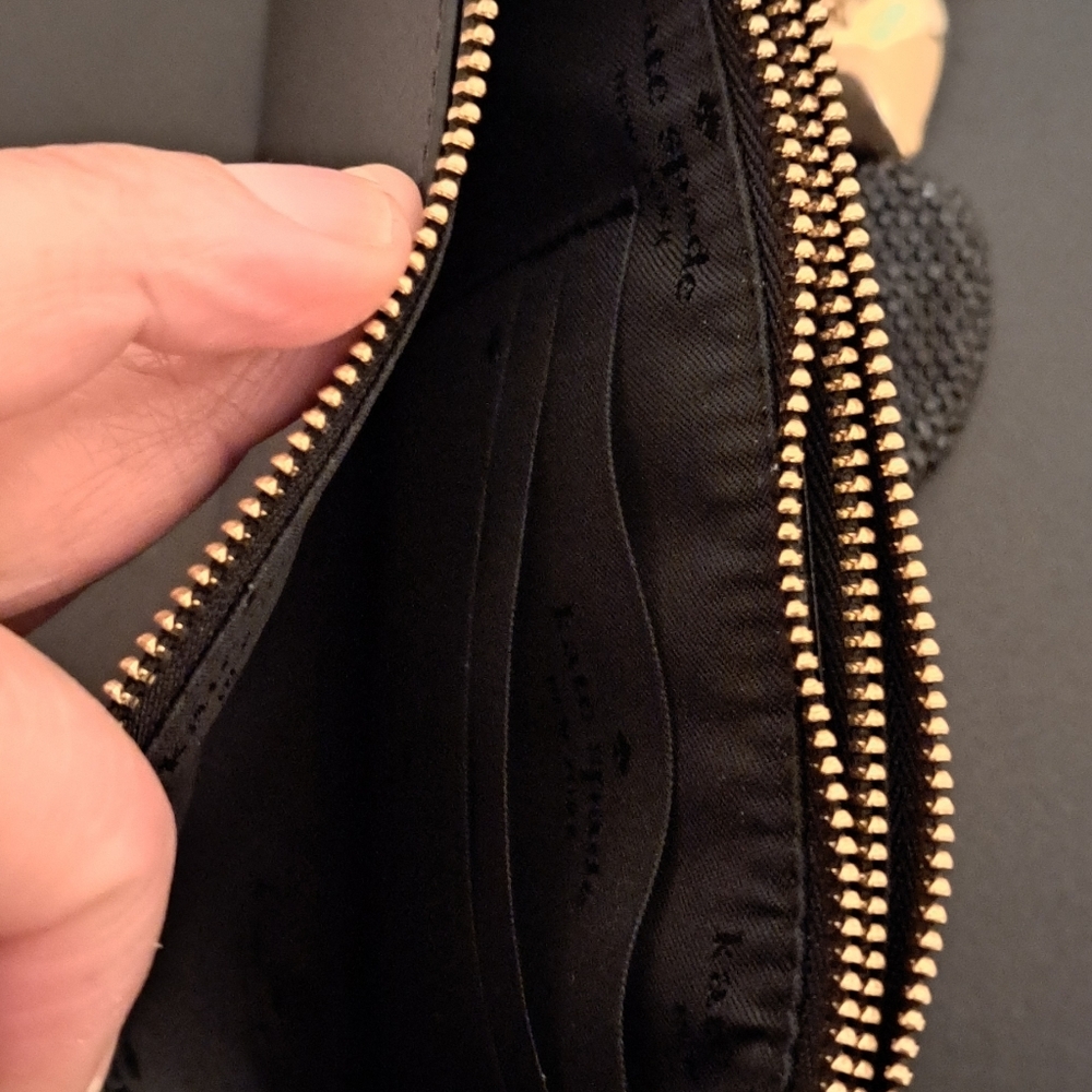 Kate Spade Black Double compartments Wristlet NWT with Gold Heart Keychain NWOT - Picture 3 of 6